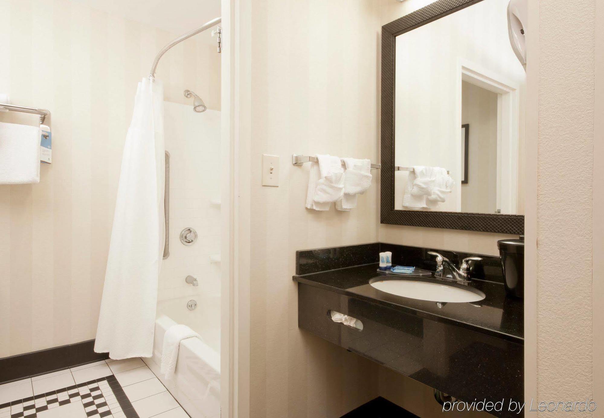 Fairfield Inn & Suites Hattiesburg / University Экстерьер фото